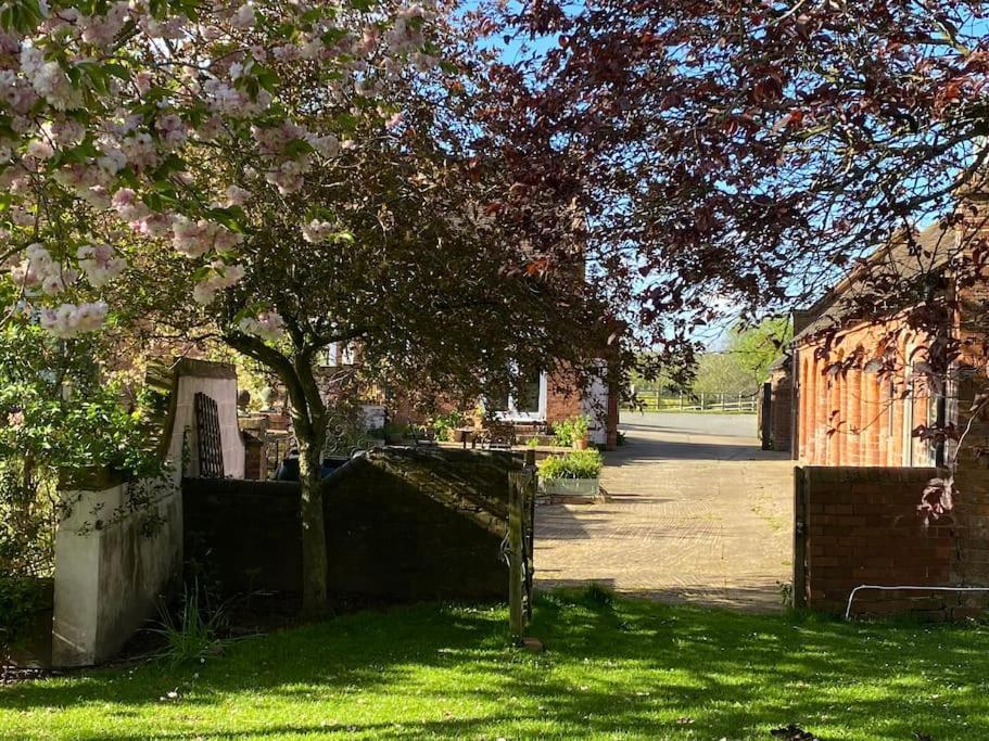 Barn Conversion On Working Farm Holiday home Worcester